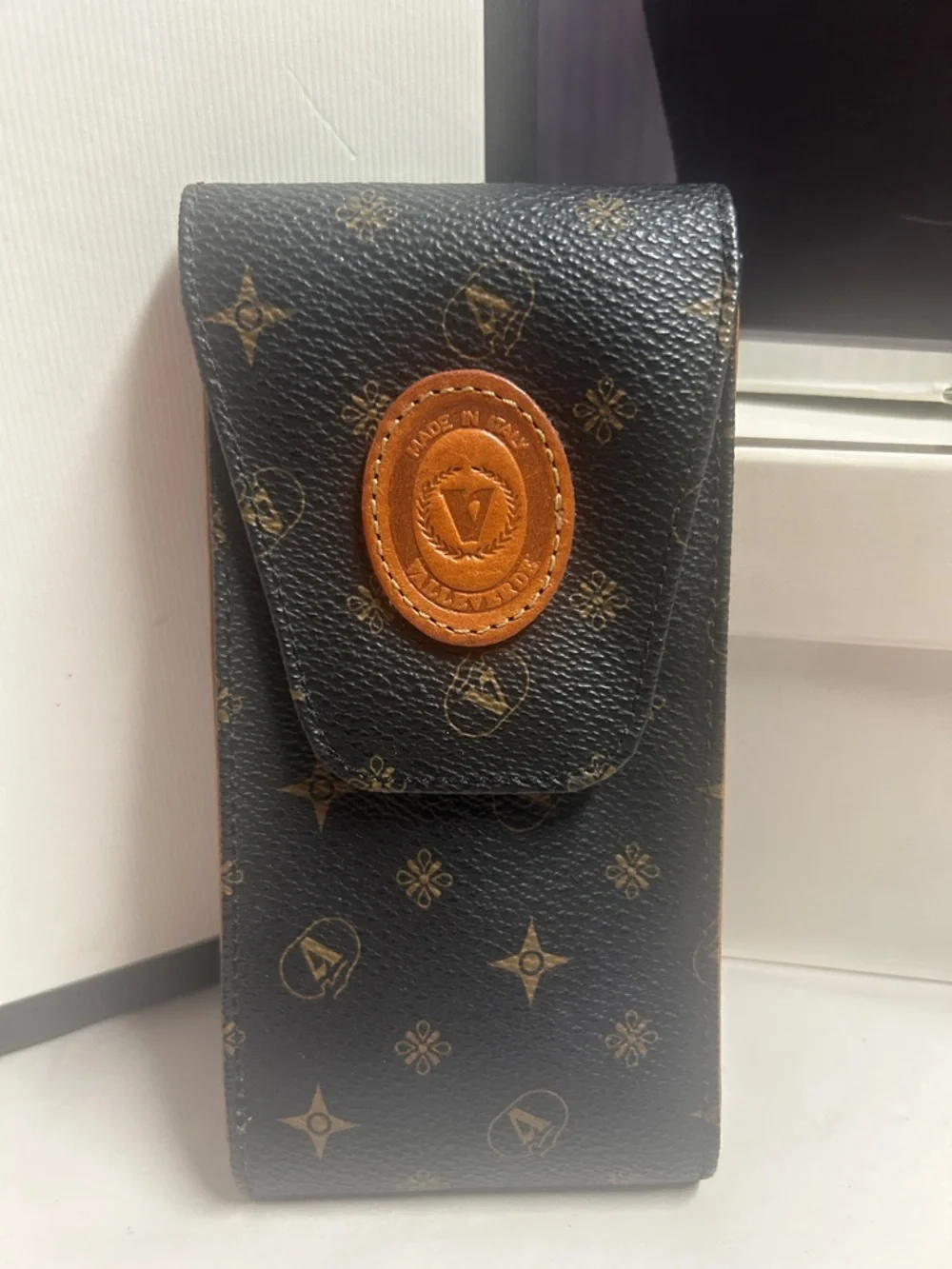 ValleVerde Made in Italy Leather Patterned Phone Holster with Tan Emblem